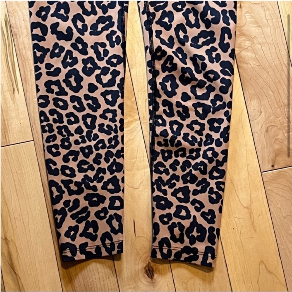 Beach Riot Piper Leggings in Leopard print size small - Picture 3 of 9